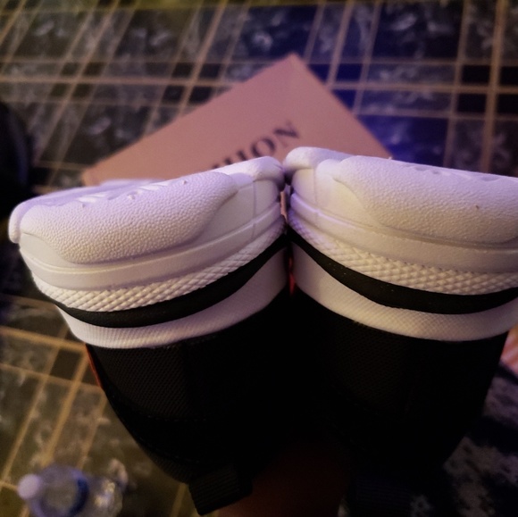 OFF MARKET SNEAKERS. - Picture 4 of 5